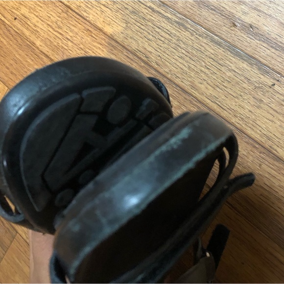 Prada - Picture 5 of 11